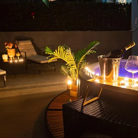 Oasis Luxury With Terrarce And Jacuzzi Διαμέρισμα