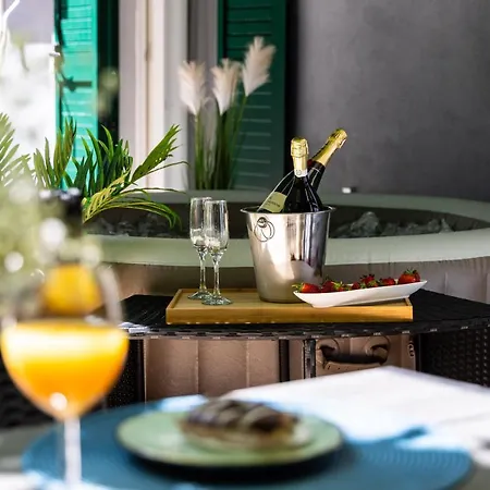 Διαμέρισμα Oasis Luxury With Terrarce And Jacuzzi Σπλιτ