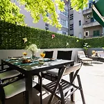 Oasis Luxury With Terrarce And Jacuzzi Lägenhet Split