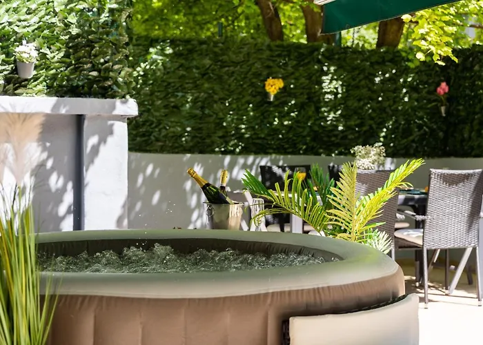 Oasis Luxury With Terrarce And Jacuzzi Lejlighed *