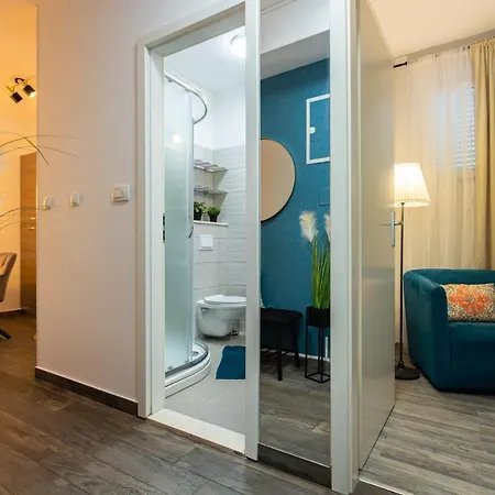 Oasis Luxury With Terrarce And Jacuzzi Apartament Split