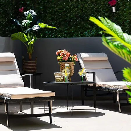 Oasis Luxury With Terrarce And Jacuzzi Apartament *