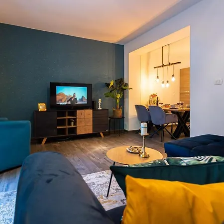 Oasis Luxury With Terrarce And Jacuzzi Apartament