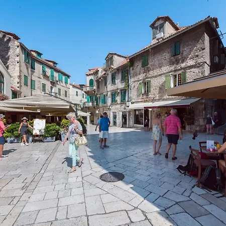 Apartament Oasis Luxury With Terrarce And Jacuzzi