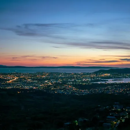 Apartament Oasis Luxury With Terrarce And Jacuzzi