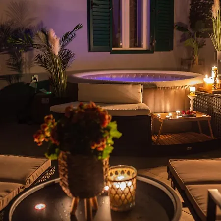 Oasis Luxury With Terrarce And Jacuzzi Апартаменты