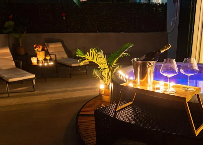 Oasis Luxury With Terrarce And Jacuzzi アパート