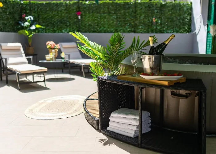 Oasis Luxury With Terrarce And Jacuzzi アパート *