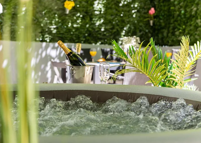 アパート Oasis Luxury With Terrarce And Jacuzzi