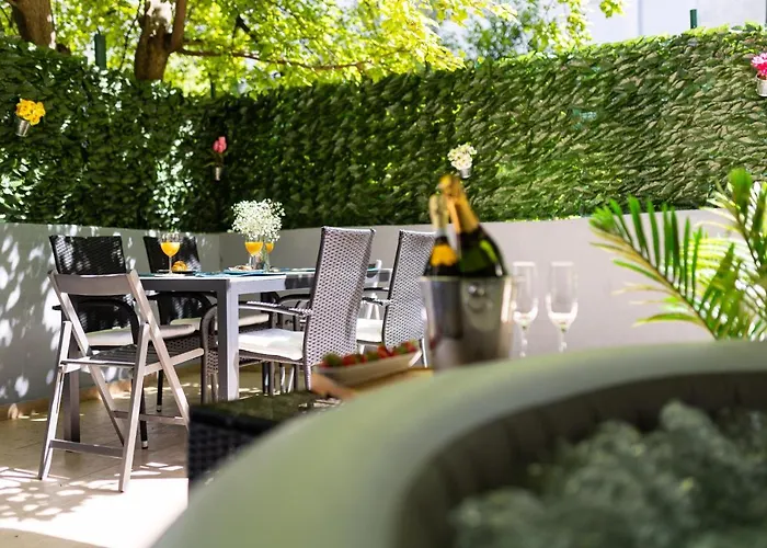 Oasis Luxury With Terrarce And Jacuzzi * スプリト