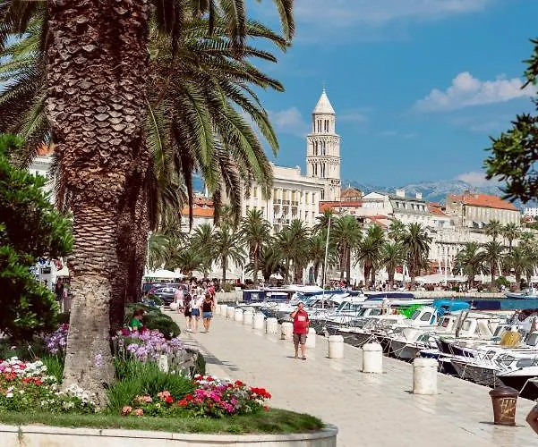 Oasis Luxury With Terrarce And Jacuzzi スプリト