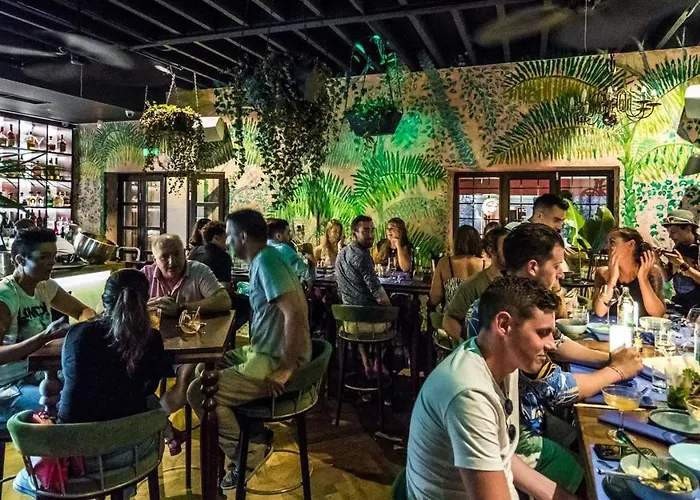 Oasis Luxury With Terrarce And Jacuzzi スプリト