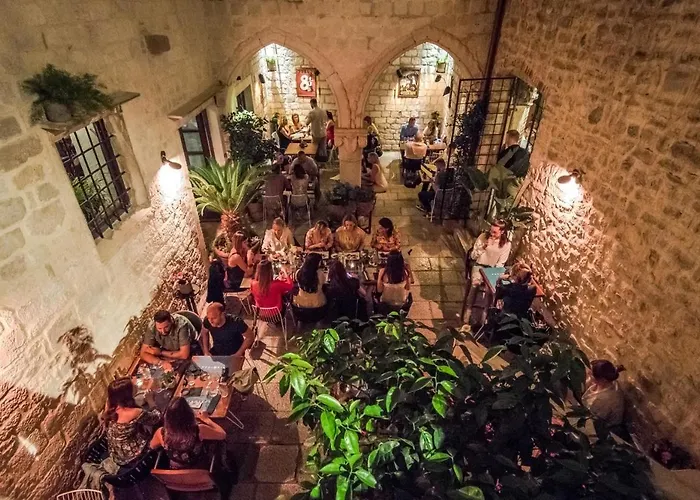 Oasis Luxury With Terrarce And Jacuzzi アパート