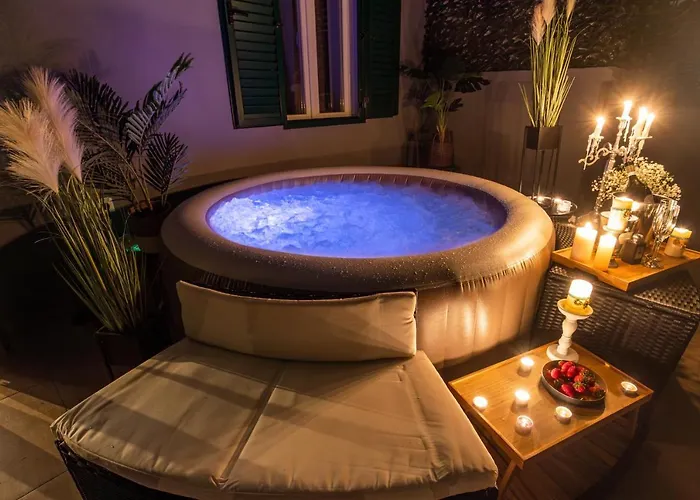 アパート Oasis Luxury With Terrarce And Jacuzzi スプリト