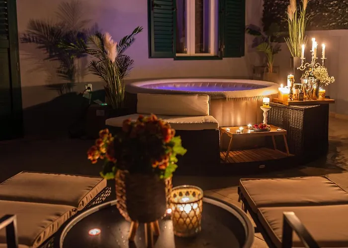 Oasis Luxury With Terrarce And Jacuzzi דירה