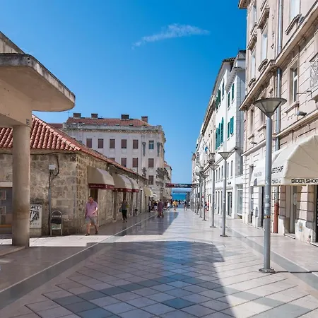 Oasis Luxury With Terrarce And Jacuzzi Appartement Split