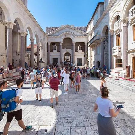 Oasis Luxury With Terrarce And Jacuzzi Appartement *